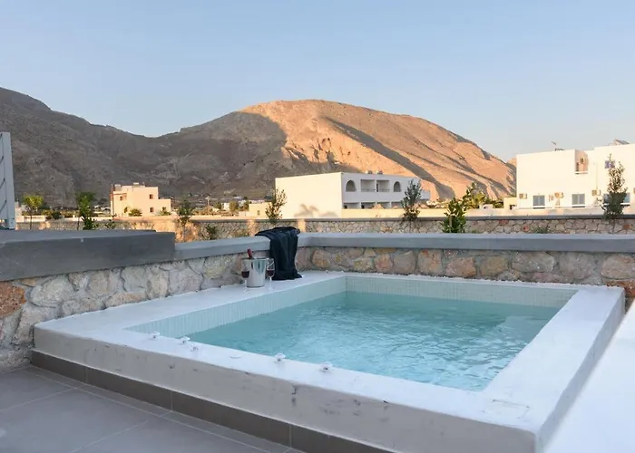 De_naxia Perissa (Santorini)